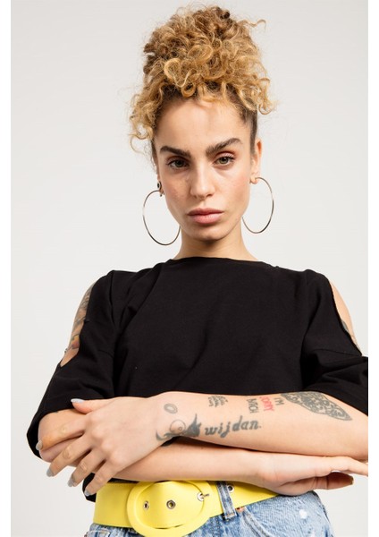 Omzu Açık Siyah Kadın T-Shirt modelleri