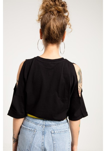 Omzu Açık Siyah Kadın T-Shirt indirimleri