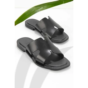 Kadın Sabo Terlik Siyah Deri Düz Topuklu