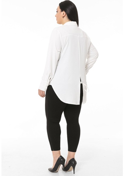 Büyük Beden Geniş Manşetli Arkası Yırtmaç ve Bağcık Detaylı Beyaz Gömlek indirimleri