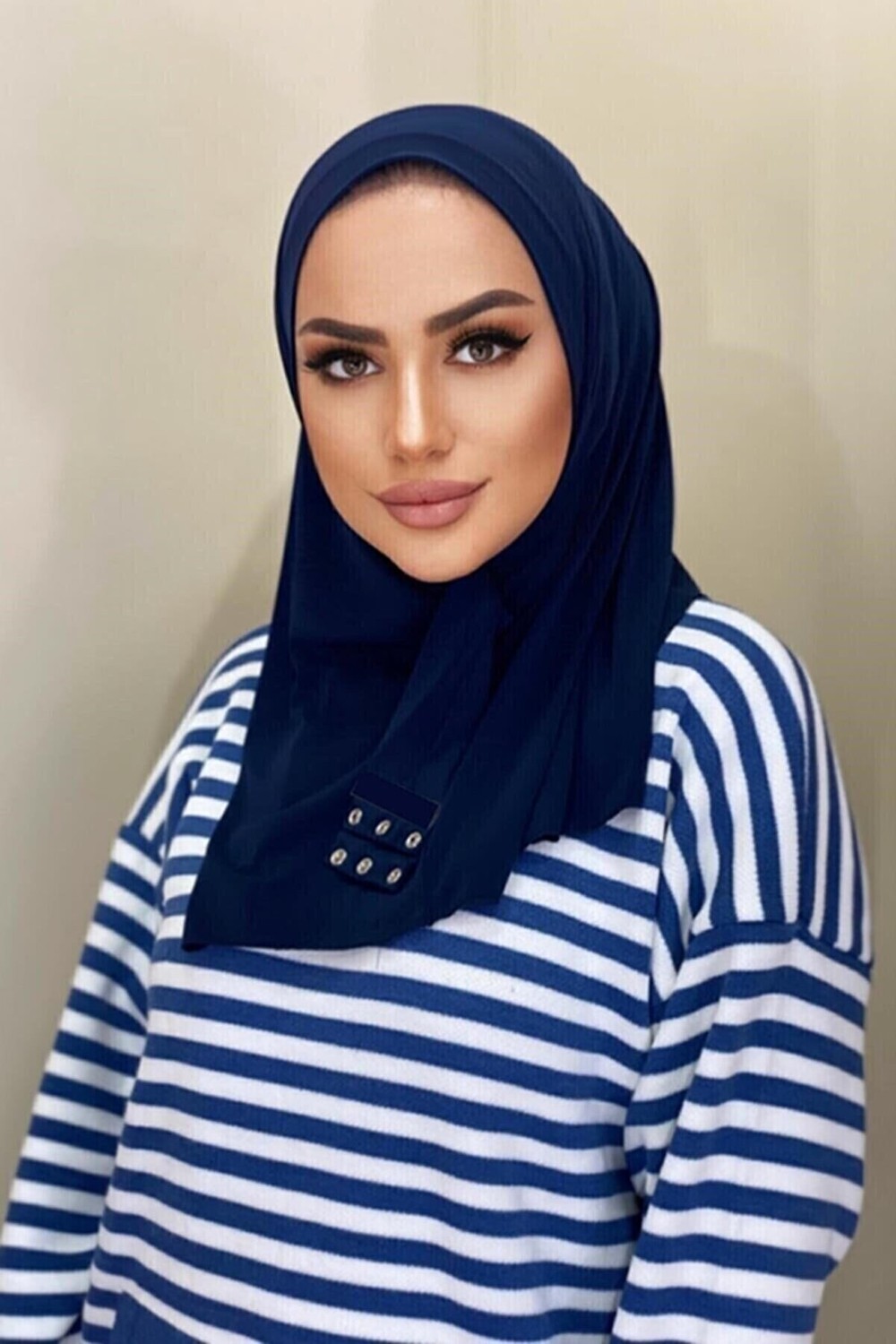 Moda Mevsimi Çıt Çıt Hazır Eşarp Çıtçıtlı Hijab Hazır Eşarp Bordo görsel 8