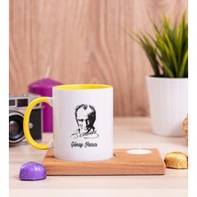 Hediye Dükkanı Kişiye Özel  Atatürk Siluetli Ahşap Altlıklı Mumlu Sarı Kupa Bardak