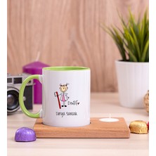 Hediye Dükkanı Kişiye Özel  Bayan Diş Hekimi Karikatürü Ahşap Altlıklı Mumlu Yeşil Kupa Bardak