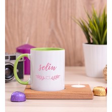 Hediye Dükkanı Kişiye Özel  Kadına Hediye Isim Yazılı Ahşap Altlıklı Mumlu Yeşil Kupa Bardak