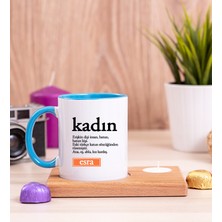 Hediye Dükkanı Kişiye Özel  Kadın Kelime Anlamı Ahşap Altlıklı Mumlu Mavi Kupa Bardak