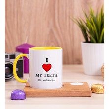 Hediye Dükkanı Kişiye Özel  Dişlerimi Seviyorum Ahşap Altlıklı Mumlu Sarı Kupa Bardak