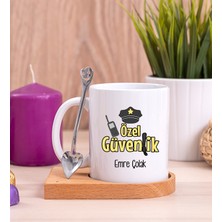 Hediye Dükkanı Kişiye Özel  Özel Güvenlik Ahşap Altlıklı Kaşıklı Beyaz Kupa Bardak