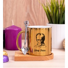 Hediye Dükkanı Kişiye Özel  Atatürk Siluetli Ahşap Altlıklı Kaşıklı Gold Kupa Bardak