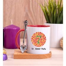 Hediye Dükkanı Kişiye Özel  Göz Doktoru Ahşap Altlıklı Kaşıklı Kırmızı Kupa Bardak