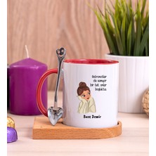 Hediye Dükkanı Kişiye Özel  Astronotlar Sanıyor Ahşap Altlıklı Kaşıklı Kırmızı Kupa Bardak