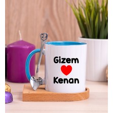 Hediye Dükkanı Kişiye Özel  Sevgililere Özel Isim Yazılı Ahşap Altlıklı Kaşıklı Mavi Kupa Bardak