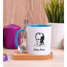 Hediye Dükkanı Kişiye Özel  Atatürk Siluetli Ahşap Altlıklı Kaşıklı Mavi Kupa Bardak