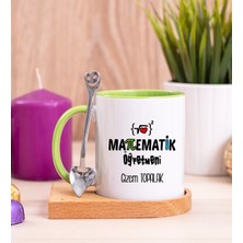 Hediye Dükkanı Kişiye Özel  Matematik Öğretmeni Ahşap Altlıklı Kaşıklı Yeşil Kupa Bardak