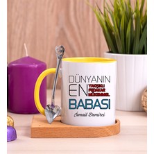 Hediye Dükkanı Kişiye Özel  Dünyanın En Iyi Babası Ahşap Altlıklı Kaşıklı Sarı Kupa Bardak