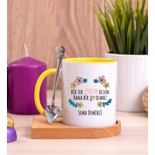 Hediye Dükkanı Kişiye Özel  Bir Tek Annem Olsun Ahşap Altlıklı Kaşıklı Sarı Kupa Bardak