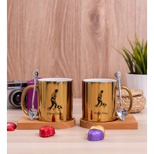 Hediye Dükkanı Kişiye Özel Atatürk Tasarım Ikili Ahşap Altlıklı Gold Kupa Bardak