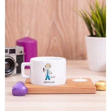 Hediye Dükkanı Kişiye Özel  Erkek Diş Hekimi Karikatürü Ahşap Altlıklı Mumlu Fincan