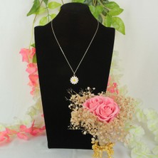 Moryconcept Papatya Kolye Altın Kaplama Buket Pembe Çift Gül Çipsolarla Sarmalı Set Sevgiliye Hediye