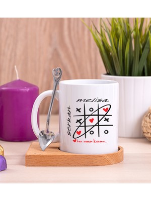 Hediye Dükkanı Kişiye Özel  Aşk Her Zaman Kazanır Ahşap Altlıklı Kaşıklı Beyaz Kupa Bardak