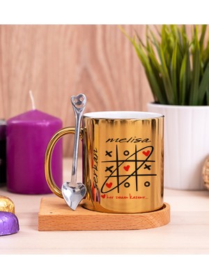 Hediye Dükkanı Kişiye Özel  Aşk Her Zaman Kazanır Ahşap Altlıklı Kaşıklı Gold Kupa Bardak