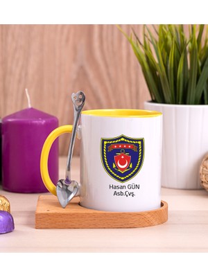 Hediye Dükkanı Kişiye Özel  Deniz Kuvvetleri Ahşap Altlıklı Kaşıklı Sarı Kupa Bardak