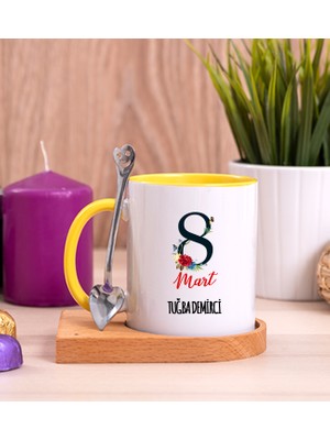 Hediye Dükkanı Kişiye Özel  Kadınlar Gününe Özel Ahşap Altlıklı Kaşıklı Sarı Kupa Bardak