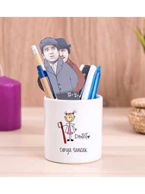Hediye Dükkanı Kişiye Özel  Bayan Diş Hekimi Karikatürü Seramik Kalemlik