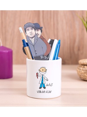Hediye Dükkanı Kişiye Özel  Erkek Diş Hekimi Karikatürü Seramik Kalemlik