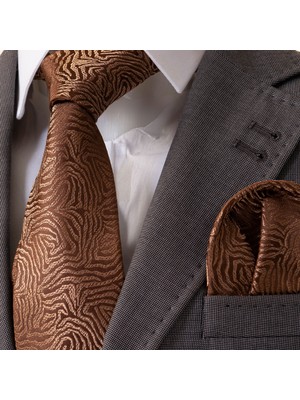 Exve Exclusive Bronz Kahverengi Elengant Kendinden Desenli Kravat ve Karton Tutacaklı Mendil Seti Kravat Mendil Seti