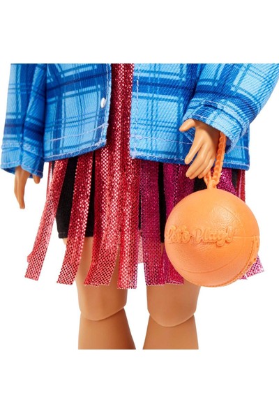 Bernam Barbie Extra - Ekose Ceketli Bebek