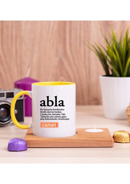 Kişiye Özel Abla Kelime Anlamı Ahşap Altlıklı Mumlu Sarı Kupa Bardak