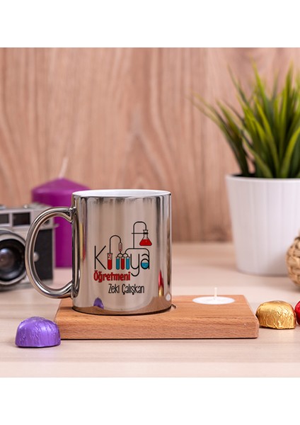 Kişiye Özel Kimya Öğretmeni Ahşap Altlıklı Mumlu Silver Kupa Bardak
