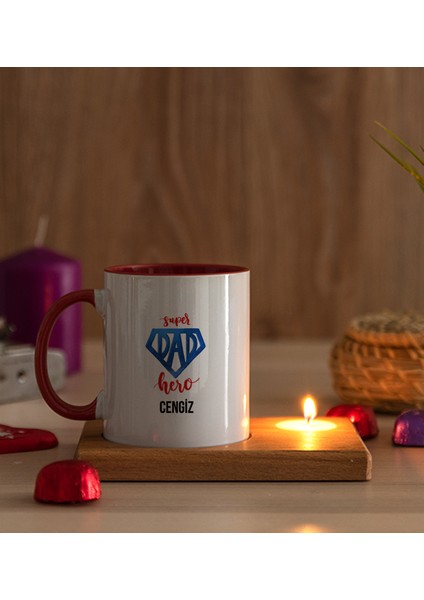 Kişiye Özel Super Dad Babaya Hediye Ahşap Altlıklı Mumlu Kırmızı Kupa Bardak