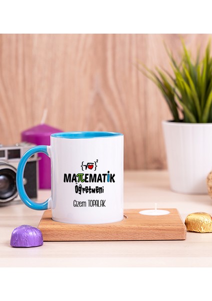 Kişiye Özel Matematik Öğretmeni Ahşap Altlıklı Mumlu Mavi Kupa Bardak