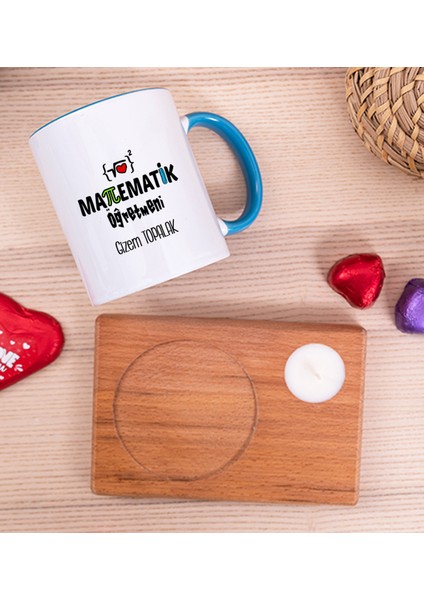 Kişiye Özel Matematik Öğretmeni Ahşap Altlıklı Mumlu Mavi Kupa Bardak fiyatları