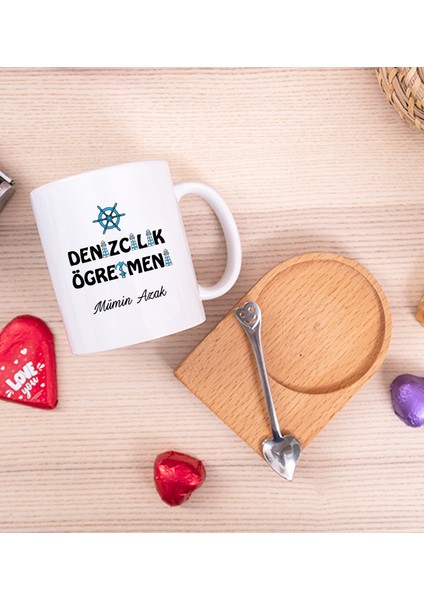 Kişiye Özel Denizcilik Öğretmeni Ahşap Altlıklı Kaşıklı Beyaz Kupa Bardak fiyatları