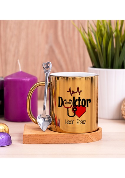 Kişiye Özel Doktor Ahşap Altlıklı Kaşıklı Gold Kupa Bardak