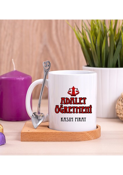 Kişiye Özel Adalet Öğretmeni Ahşap Altlıklı Kaşıklı Beyaz Kupa Bardak