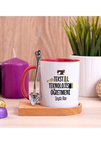Kişiye Özel Tekstil Teknolojisi Öğretmeni Ahşap Altlıklı Kaşıklı Kırmızı Kupa Bardak