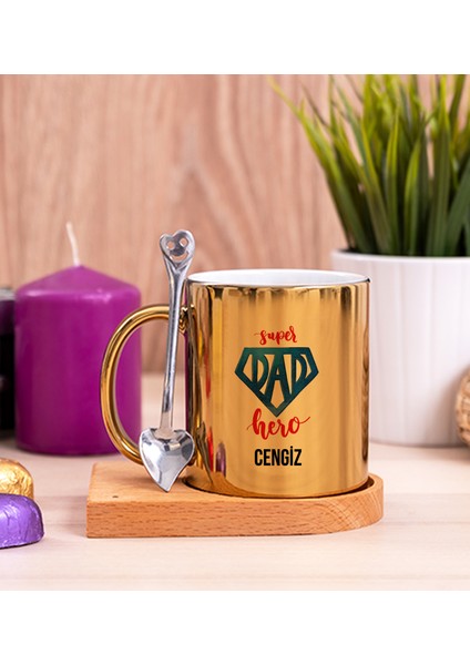 Kişiye Özel Super Dad Babaya Hediye Ahşap Altlıklı Kaşıklı Gold Kupa Bardak