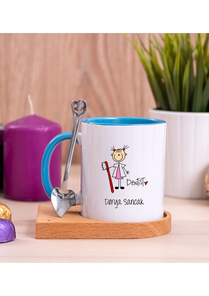 Kişiye Özel Bayan Diş Hekimi Karikatürü Ahşap Altlıklı Kaşıklı Mavi Kupa Bardak
