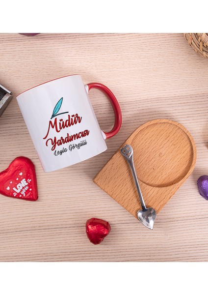 Kişiye Özel Müdür Yardımcısı Ahşap Altlıklı Kaşıklı Kırmızı Kupa Bardak fiyatları