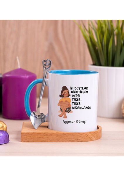 Kişiye Özel Iyi Dostlar Biriktirdim Ahşap Altlıklı Kaşıklı Mavi Kupa Bardak