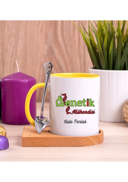Kişiye Özel Genetik Mühendisi Ahşap Altlıklı Kaşıklı Sarı Kupa Bardak