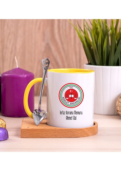 Kişiye Özel Infaz Koruma Memuru Ahşap Altlıklı Kaşıklı Sarı Kupa Bardak