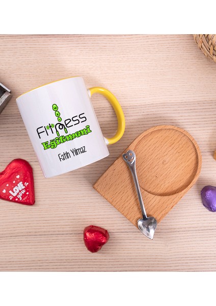 Kişiye Özel Fitness Eğitmeni Ahşap Altlıklı Kaşıklı Sarı Kupa Bardak fiyatları