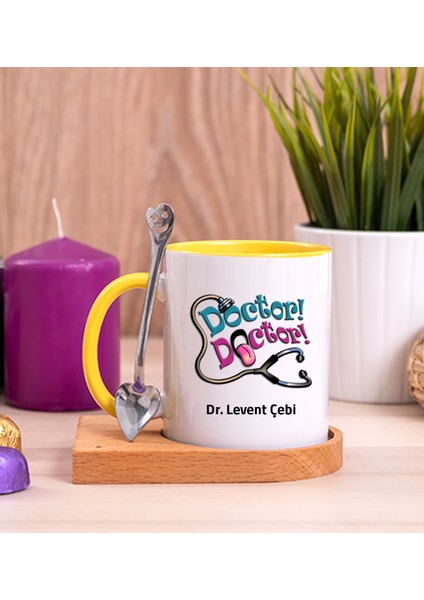 Kişiye Özel Doktor Doktor Ahşap Altlıklı Kaşıklı Sarı Kupa Bardak