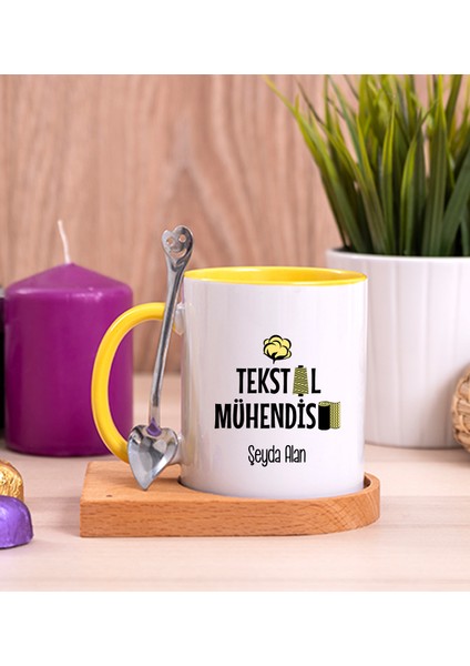 Kişiye Özel Tekstil Mühendisi Ahşap Altlıklı Kaşıklı Sarı Kupa Bardak