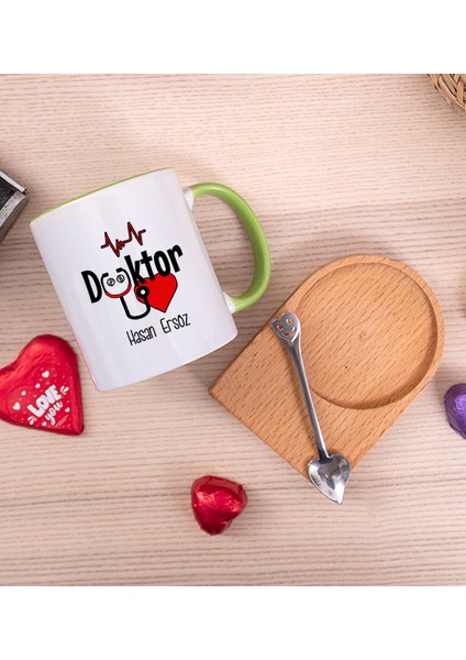 Kişiye Özel Doktor Ahşap Altlıklı Kaşıklı Yeşil Kupa Bardak fiyatları