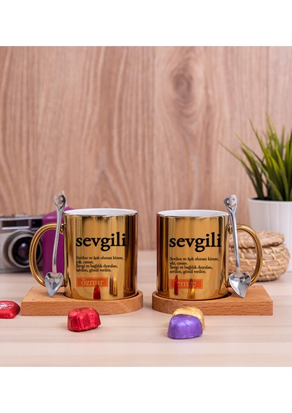 Kişiye Özel Sevgili Kelime Anlamı Ikili Ahşap Altlıklı Gold Kupa Bardak